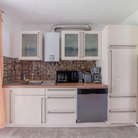 Cozy Villa With Garden, Balcony And Parking Area In Duesseldorf Екстериор снимка