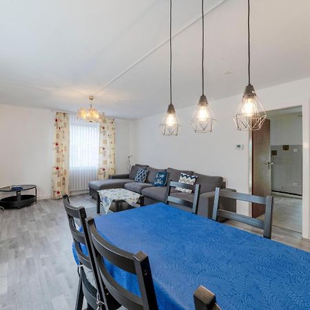 Cozy Villa With Garden, Balcony And Parking Area In Duesseldorf Екстериор снимка
