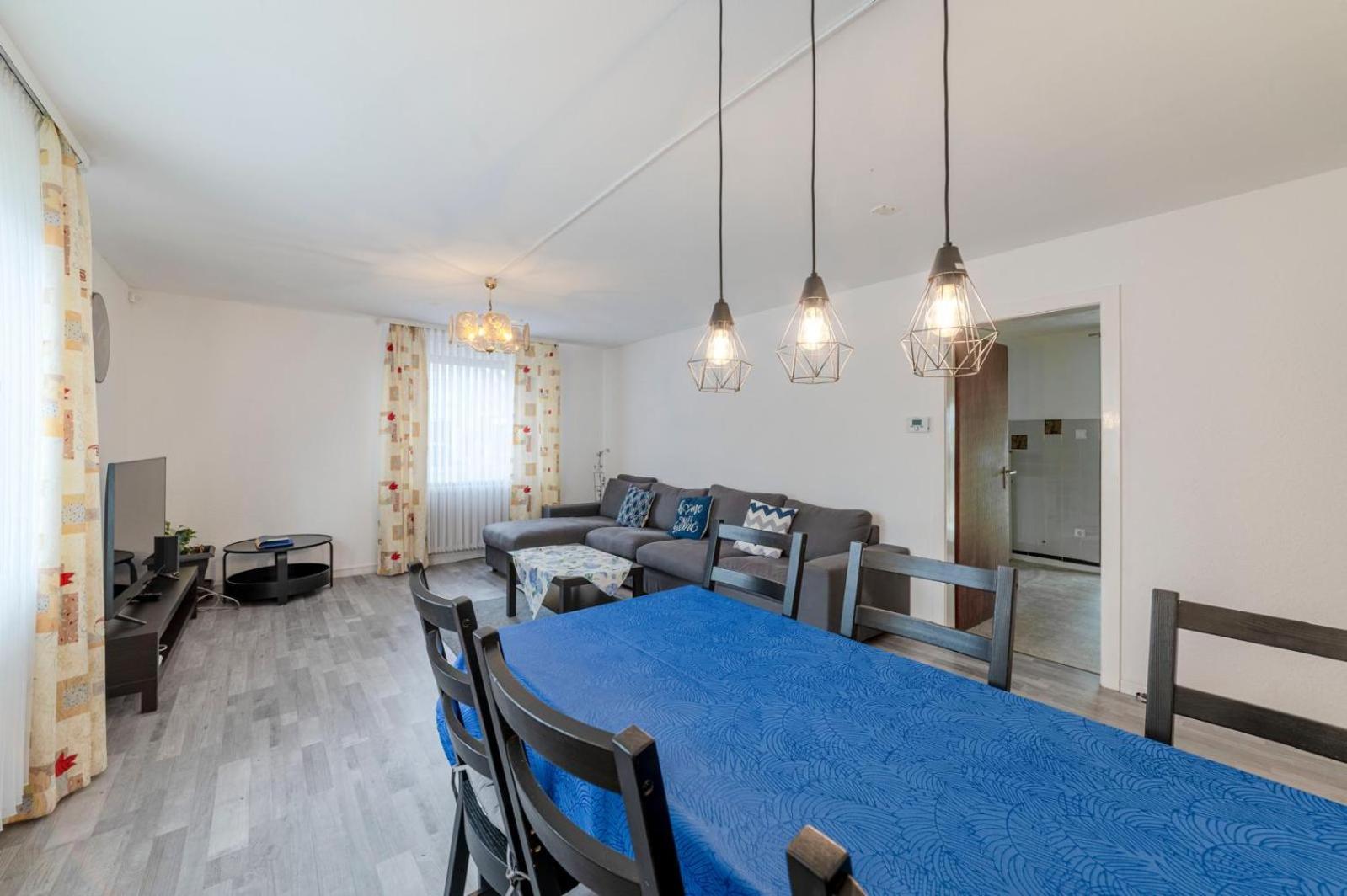 Cozy Villa With Garden, Balcony And Parking Area In Duesseldorf Екстериор снимка