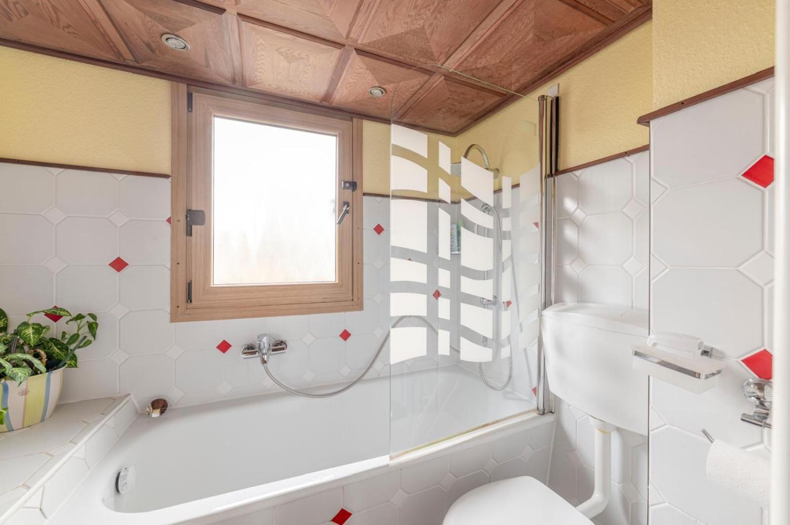 Cozy Villa With Garden, Balcony And Parking Area In Duesseldorf Екстериор снимка