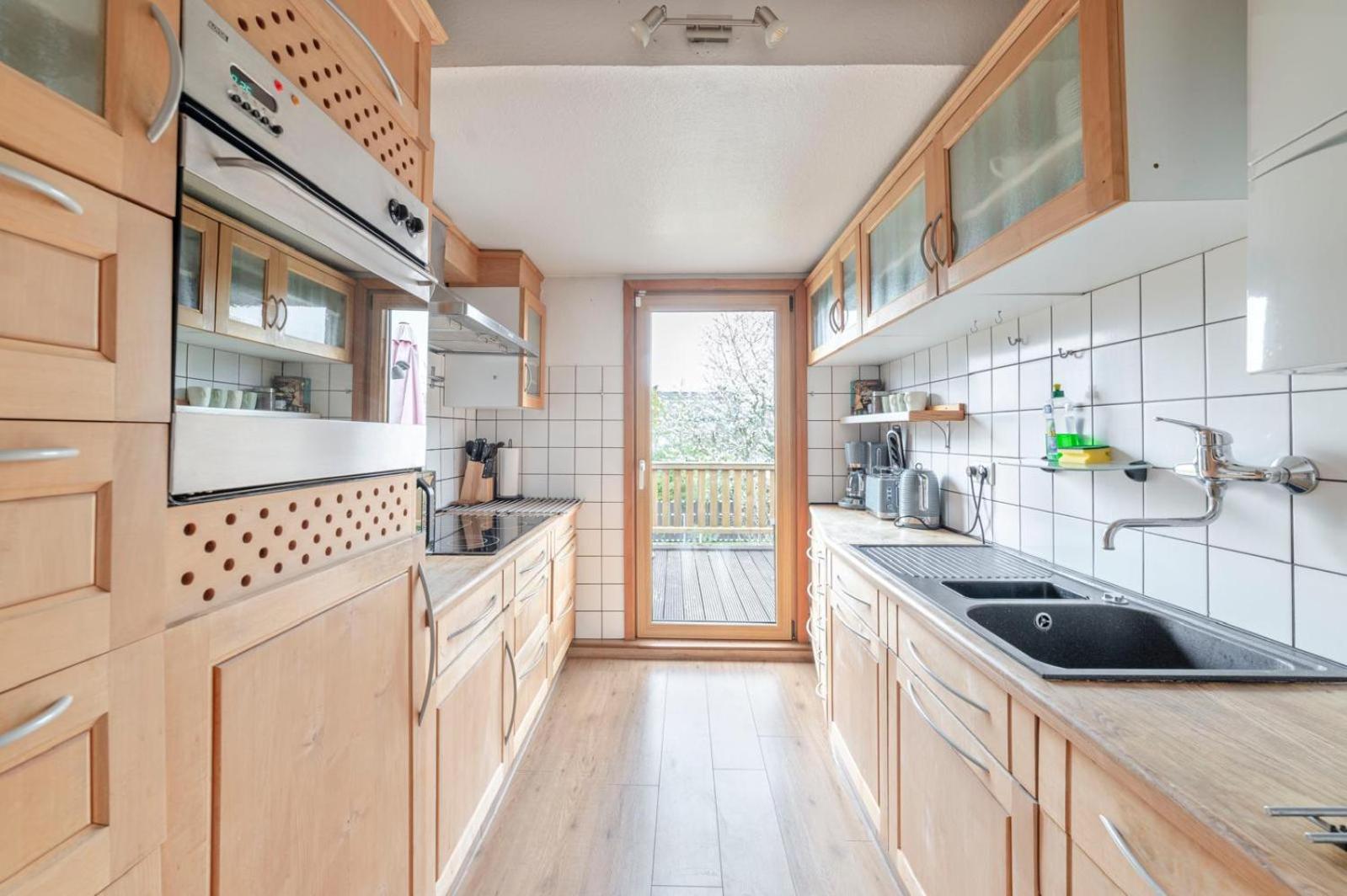 Cozy Villa With Garden, Balcony And Parking Area In Duesseldorf Екстериор снимка
