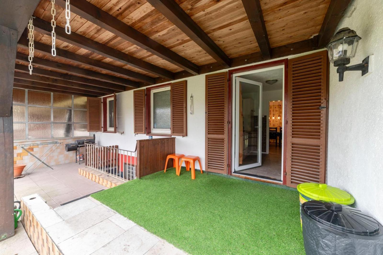 Cozy Villa With Garden, Balcony And Parking Area In Duesseldorf Екстериор снимка