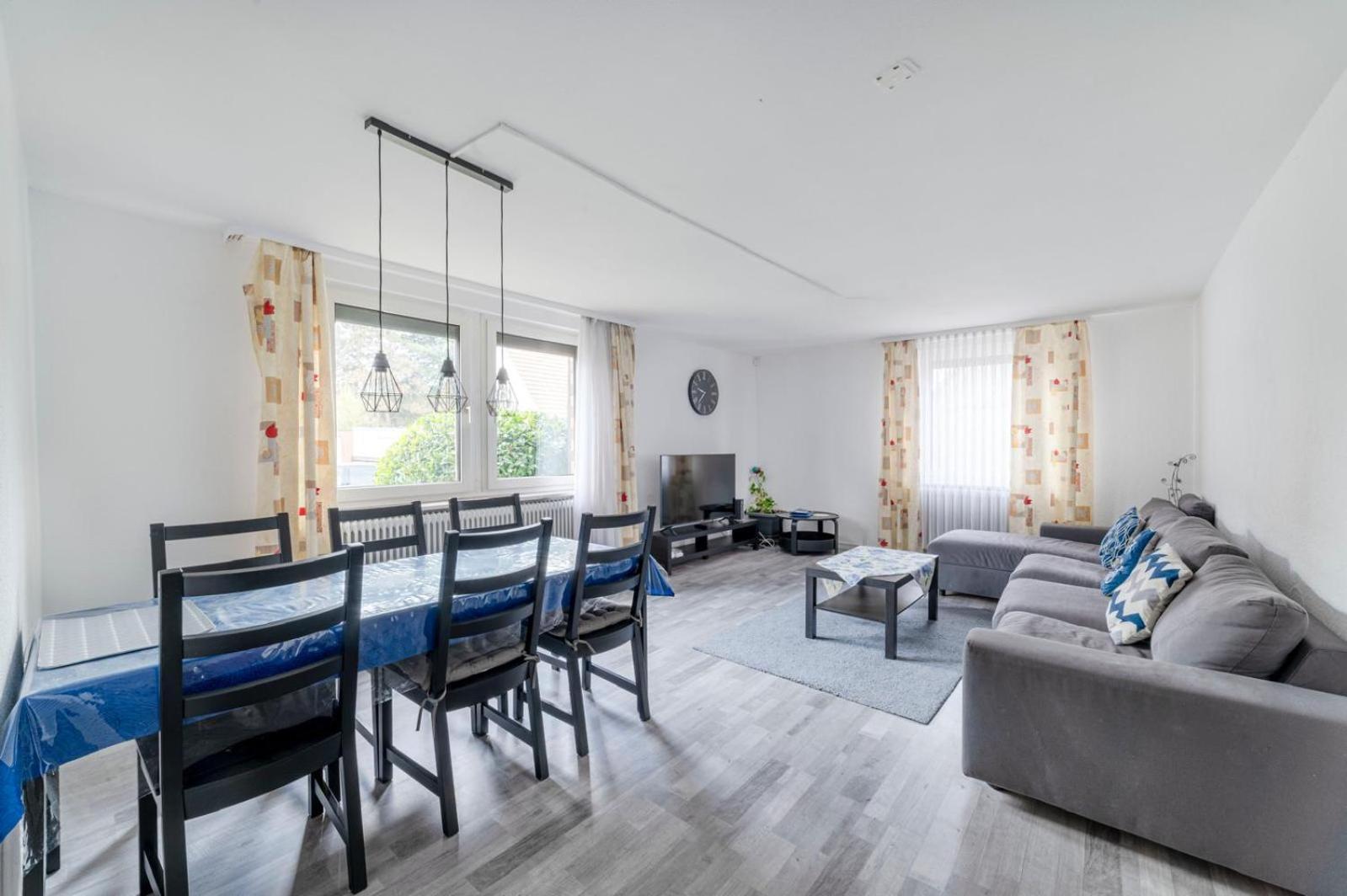 Cozy Villa With Garden, Balcony And Parking Area In Duesseldorf Екстериор снимка