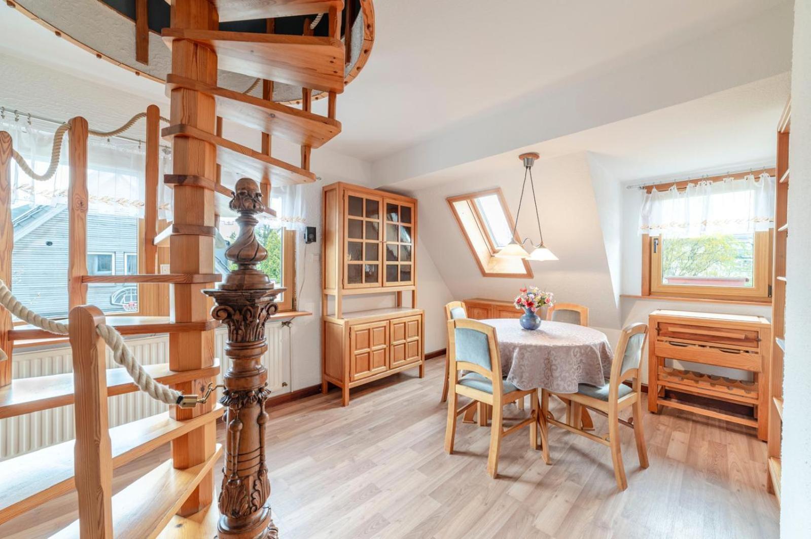 Cozy Villa With Garden, Balcony And Parking Area In Duesseldorf Екстериор снимка